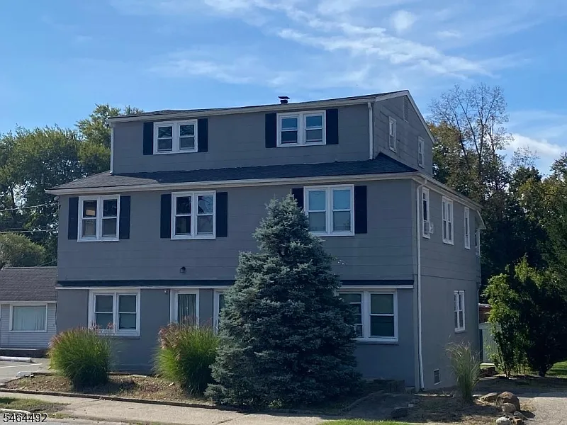 4 bed, 1.0 bath, $2,950 — Photo 2