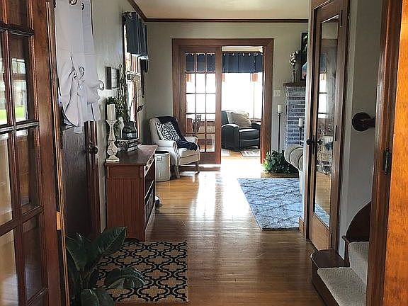 5th image of 237 E Wood St