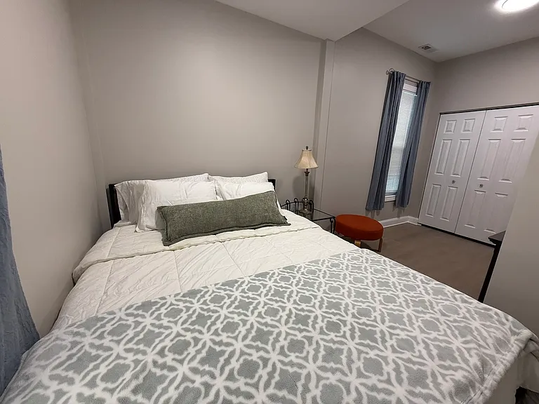 3049 N Avers Ave #2 — Photo 11