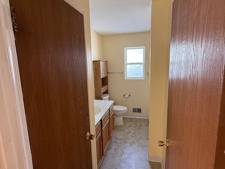319 Meadowlark Dr — Photo 7