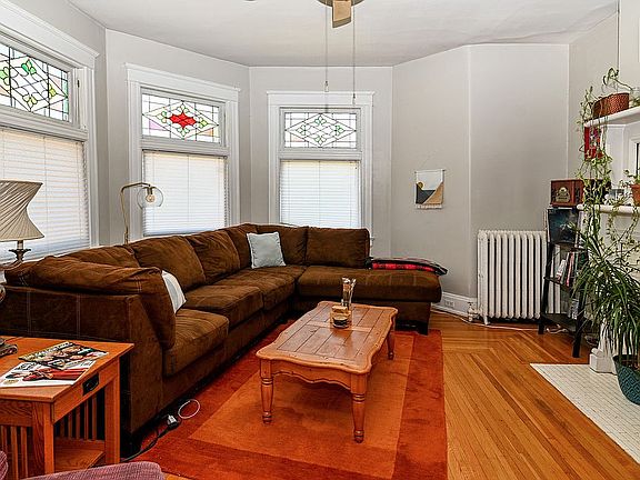 4th image of 4321 Floral Ave