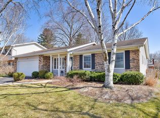 1716 Clyde Dr, Naperville, IL 60565