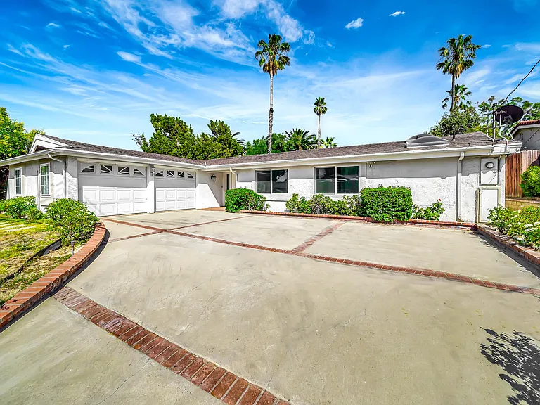 5854 McDonie Ave — Photo 49