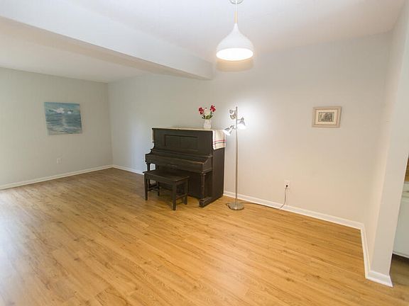 5th image of 2362 Parsonage Rd APT 14B