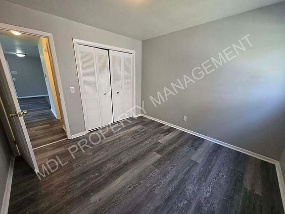 4th image of 1850 Squire Dr #4
