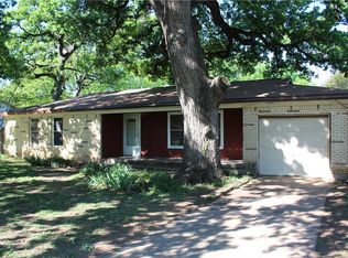 221 Souder Dr, Hurst, TX 76053