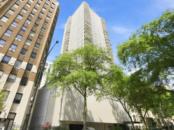 1230 N State Pkwy APT 18D, Chicago, IL 60610