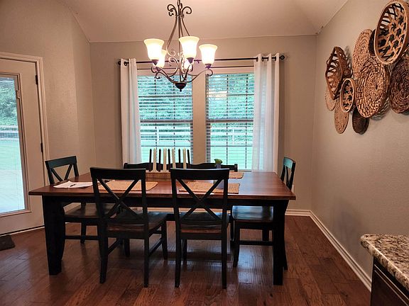 5th image of 12 Morgan Ln