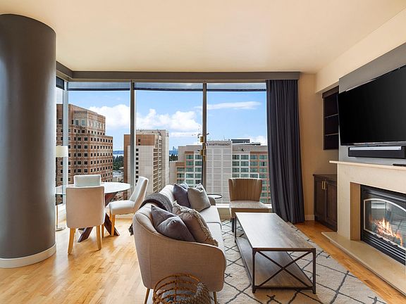 3rd image of 10610 NE 9th Pl #Penthouse 2402