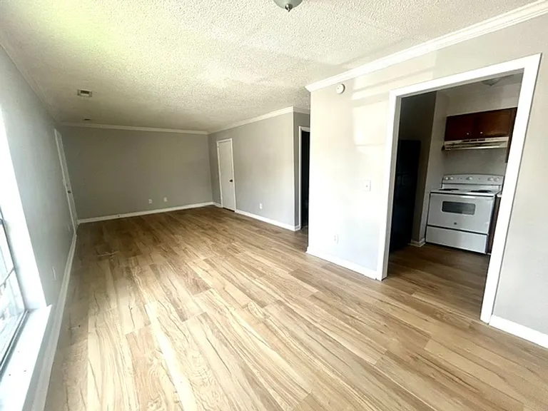 2223 Jonathan Dr NW — Photo 8