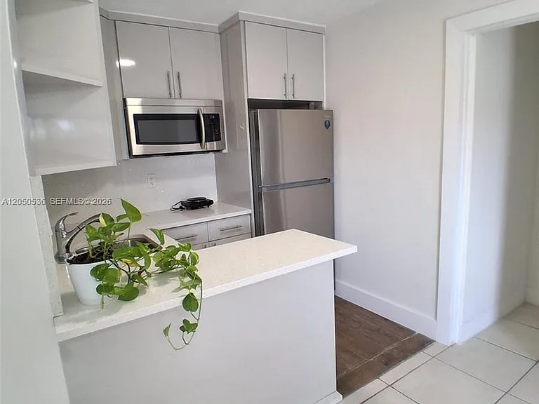 1231 SW 136th Pl #B — Photo 1