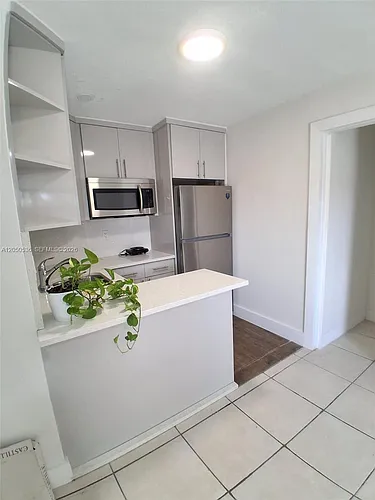 1231 SW 136th Pl #B Photo 1