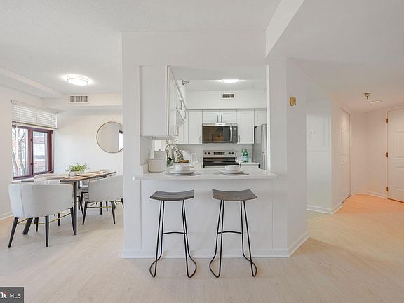 5th image of 2400 Clarendon Blvd APT 514