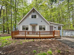 8940 Deerfield Rd, Tobyhanna, PA 18466