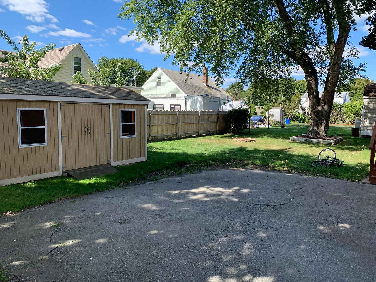 6 bed, 2340 sqft, $5,550 — Photo 2