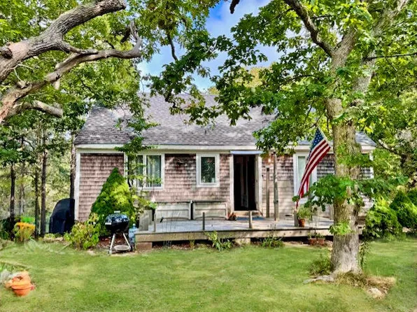 47 Quenames Rd, Chilmark, MA 02535
