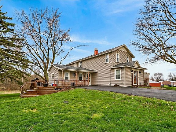 2nd image of 2085 Pinnacle Rd