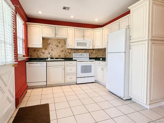 5th image of 344 Woodbridge Drive #B