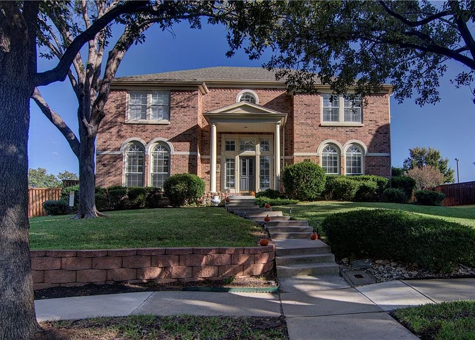 1st image of 200 Evergreen Oak Cir