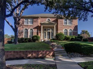 200 Evergreen Oak Cir, Irving, TX 75063