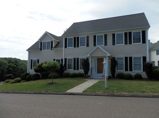 38 Castlewood Dr, Monroe, CT 06468