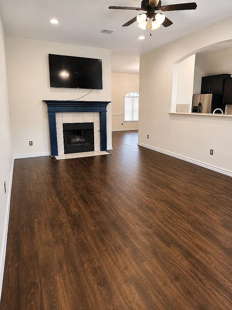 4 bed, 1990 sqft, $2,600 — Photo 4