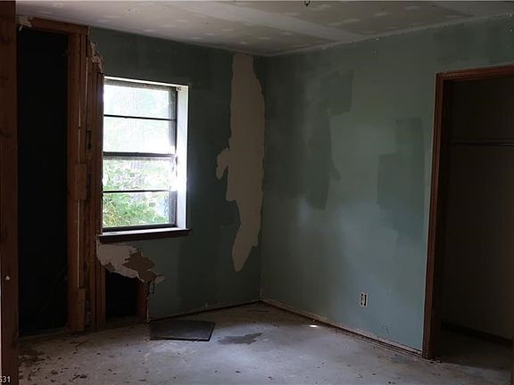 5th image of 107 S 44th St