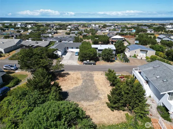 34504 J Place, Ocean Park, WA 98640