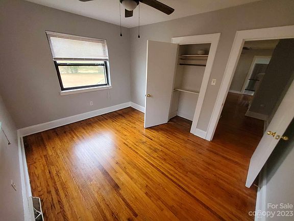4th image of 216 E Park Ave