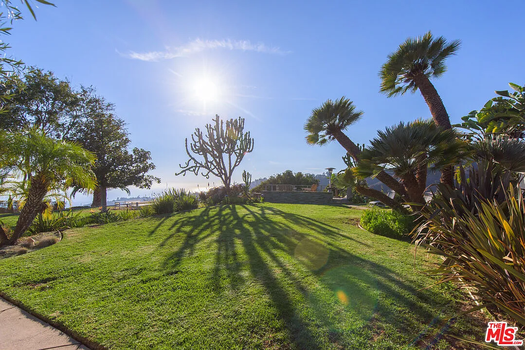 4 bed, 3.0 bath, 2600 sqft, $12,000 — Photo 4
