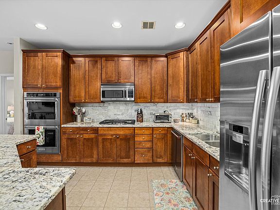 5th image of 267 E Railroad Ave Unit 104