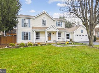 1425 Flynn Ct, Herndon, VA 20170