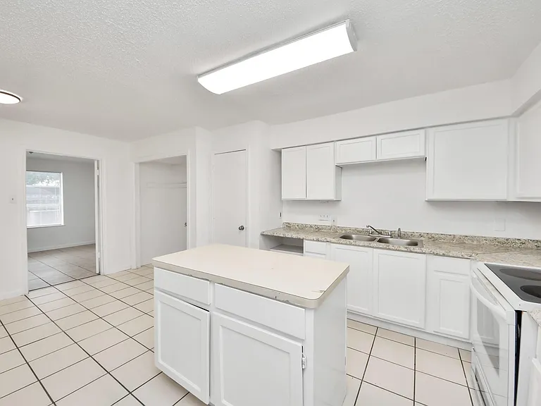 15534 Weldon Dr — Photo 13