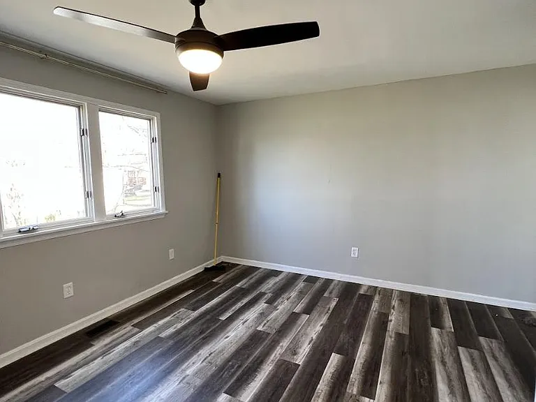 1011 E Breckinridge St — Photo 4