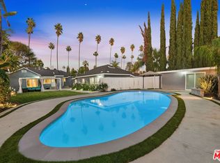 15040 Hamlin St, Van Nuys, CA 91411