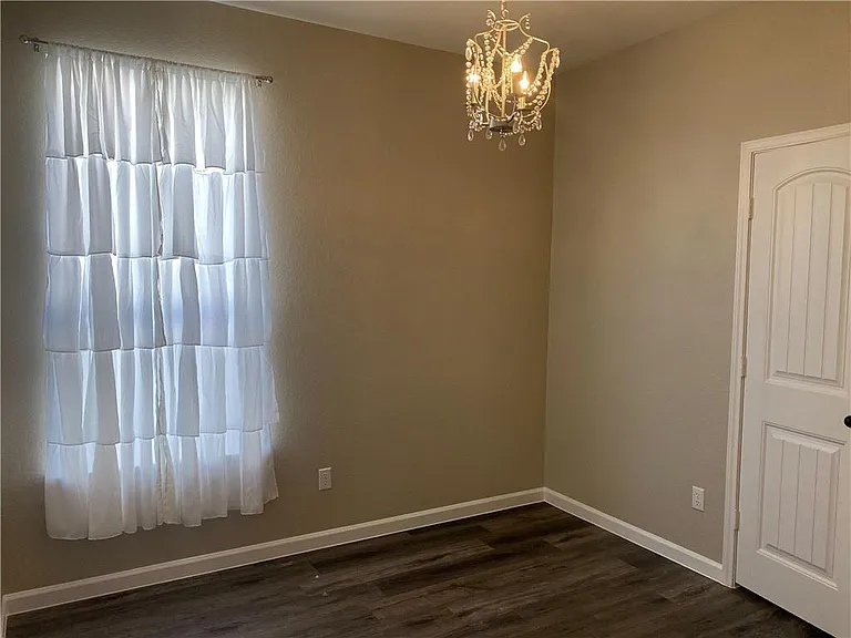 712 Estes Park — Photo 24