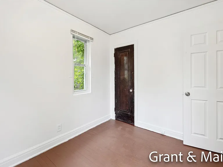 19250 Charest St — Photo 18