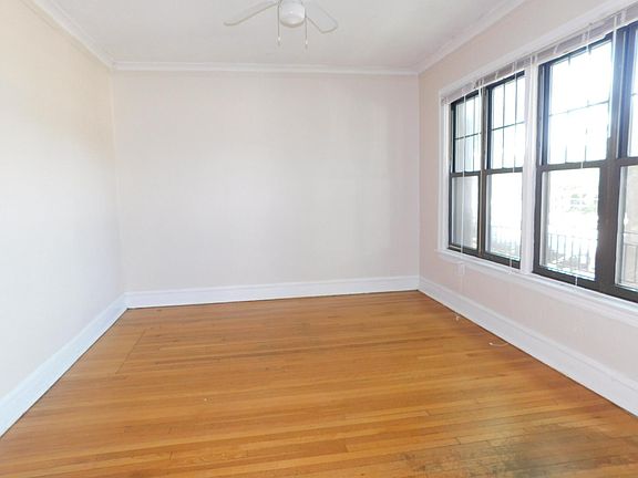3rd image of 927 Forest Ave #25-3W