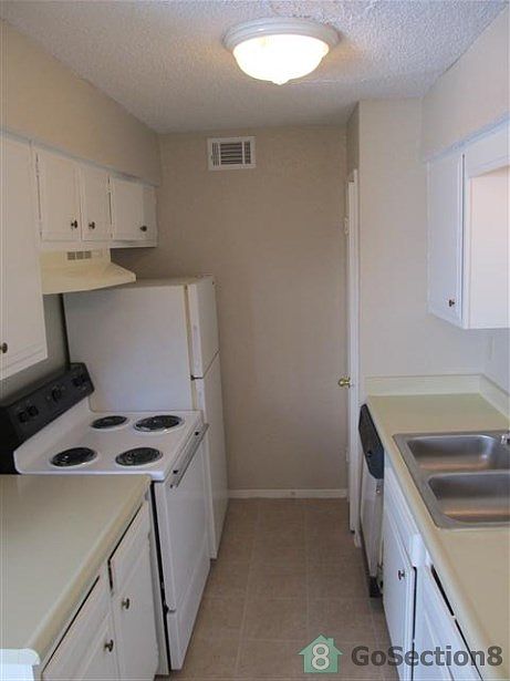 2nd image of 6222 N Meridian Ave APT 102