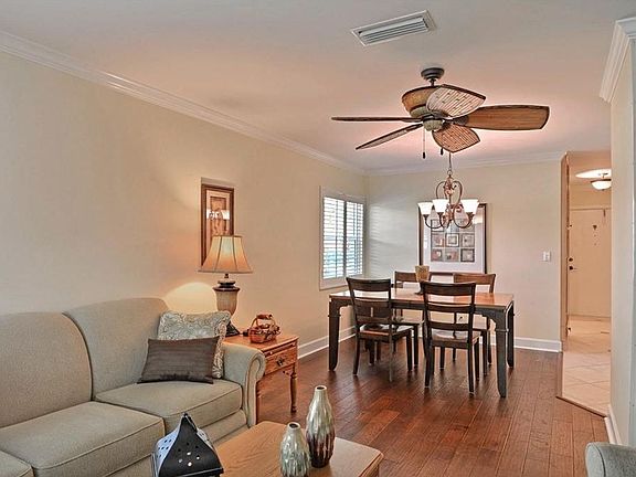 5th image of 18 Vista Palm Ln