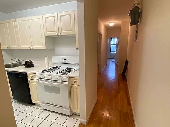 4th image of 506 Amsterdam Ave #3BB