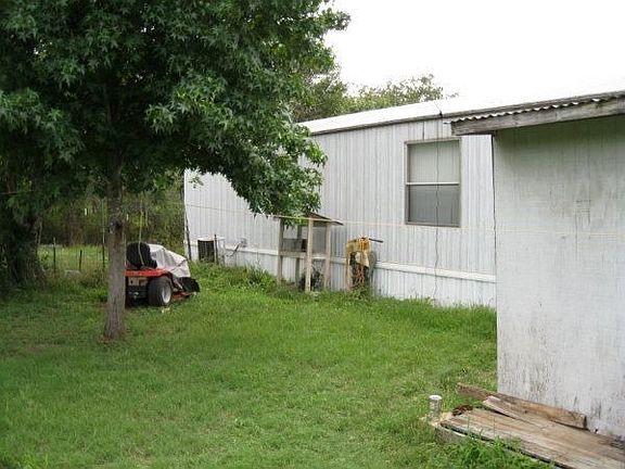 4th image of 162 Artesian Dr
