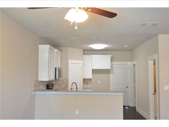 5th image of 211 Lily Ln
