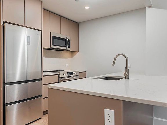 2nd image of 262 9th St #650