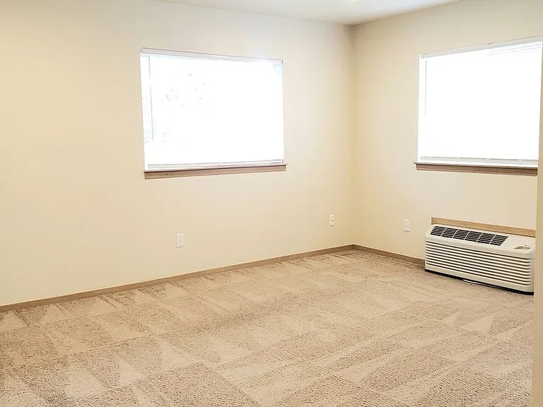 591 Eastmont Ave — Photo 5