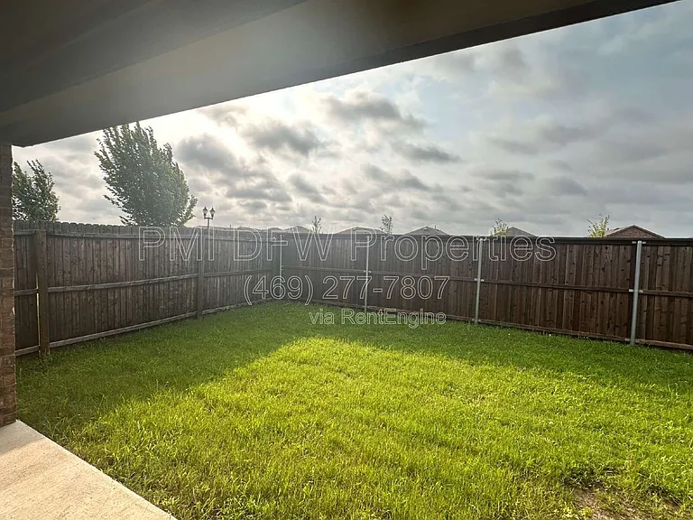2530 Russell St — Photo 18