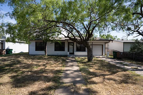 311 Iris St Photo 1 311 Iris St Photo 1