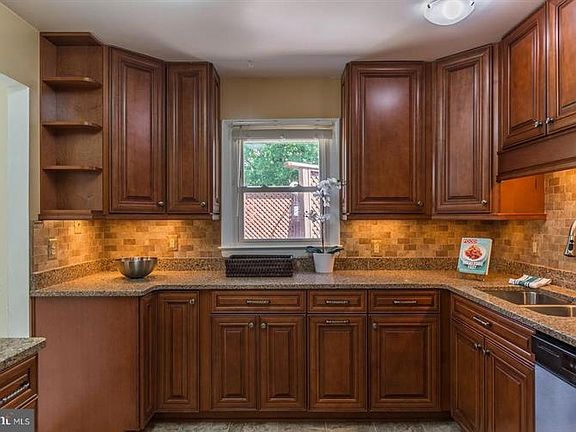 5th image of 13887 Montoclair Ln