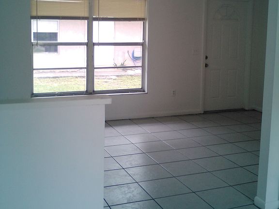 Livingroom & front entry