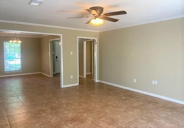 1853 Dolphin Dr — Photo 5
